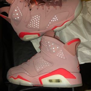 Aleali May Jordan 6 retro